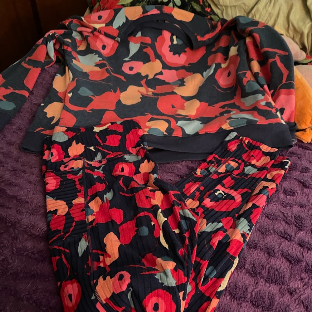 2 piece legging and sweatshirt sz l/xl